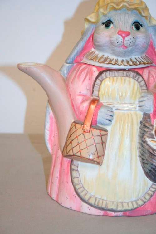 An awesome vintage hand painted "character" grandmother mouse ornamental ceramic teapot