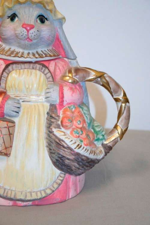 An awesome vintage hand painted "character" grandmother mouse ornamental ceramic teapot