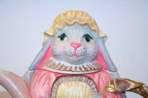 An awesome vintage hand painted "character" grandmother mouse ornamental ceramic teapot