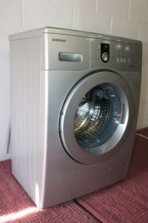 A superb silver Samsung (WF8500NHS) electronic front loader washing machine - fully working!