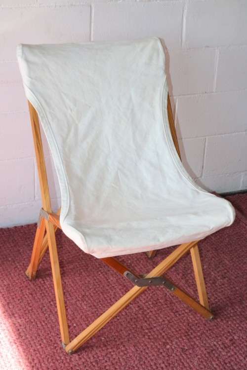 A fantastic modern "Tripolina Butterfly" folding chair w a removable slipcover - stylish & practical