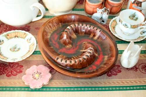 "Job Lot" A fabulous job lot of assorted porcelain & ceramic ware incl Royal Albert & more; RS17Sale