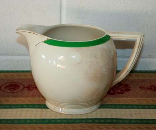 "Job Lot" A fabulous job lot of assorted porcelain & ceramic ware incl Royal Albert & more; RS17Sale