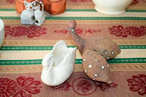 "Job Lot" A fabulous job lot of assorted porcelain & ceramic ware incl Royal Albert & more; RS17Sale