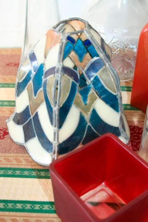 "Job Lot" An awesome collection of assorted glassware incl stained glass & much more; RS17Sale
