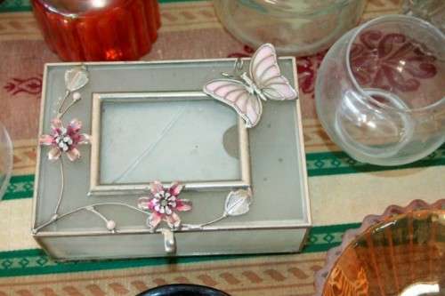 "Job Lot" An awesome collection of assorted glassware incl stained glass & much more; RS17Sale