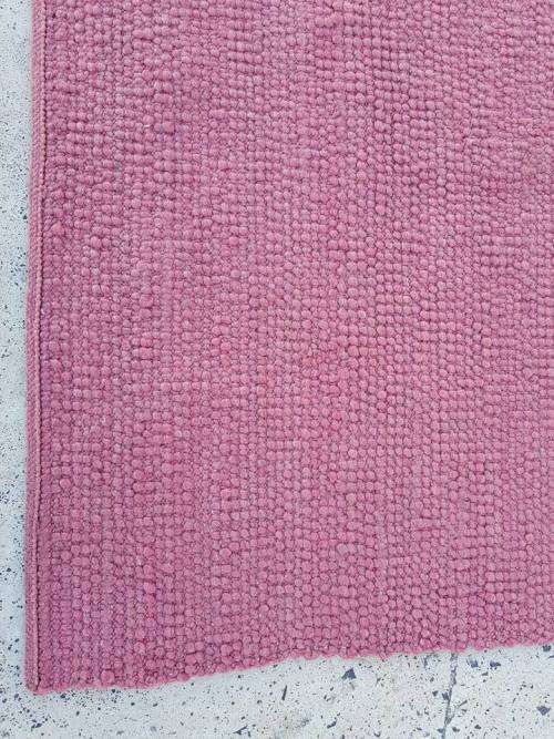 Awesome dusty-pink woven wool carpets with a plain-colour design - price/carpet - RS17Sale