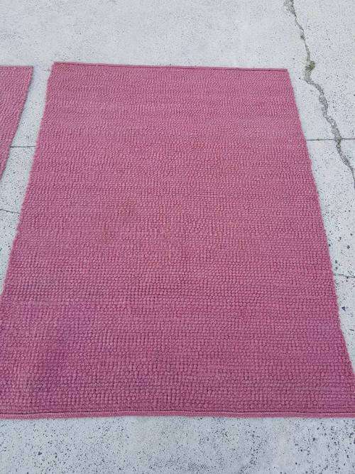 Awesome dusty-pink woven wool carpets with a plain-colour design - price/carpet - RS17Sale