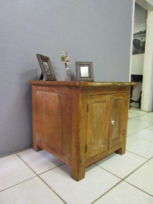 A charming Oak storage cabinet w/ two doors and ample shelf space - great bedroom storage - RS17Sale