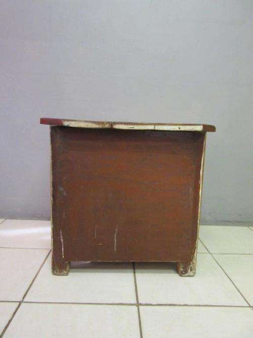 A charming Oak storage cabinet w/ two doors and ample shelf space - great bedroom storage - RS17Sale