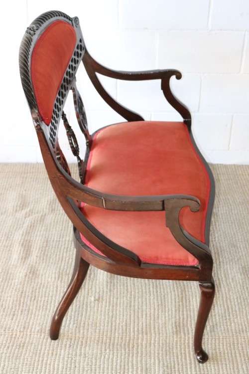 A fantastic antique Edwardian "duet parlour settee" couch w magnificent carved detailing - stunning!