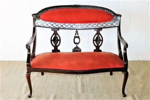 A fantastic antique Edwardian "duet parlour settee" couch w magnificent carved detailing - stunning!