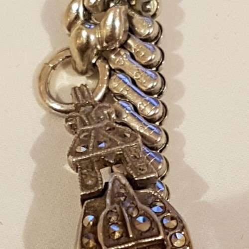 Awesome antique Swiss made Capital DeLuxe ladies 15 Jewell Art Deco wrist watch w/ Marcasite stones