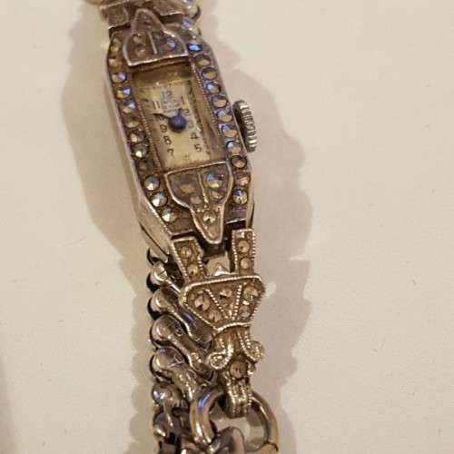 Awesome antique Swiss made Capital DeLuxe ladies 15 Jewell Art Deco wrist watch w/ Marcasite stones