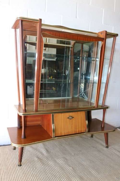 An amazing vintage c1970's Retro display cabinet with double glass sliding doors & glass shelves