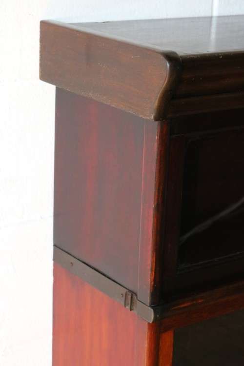 A superb antique "Globe Wernicke" Mahogany 3-section stacking bookcase w glass doors - high quality!