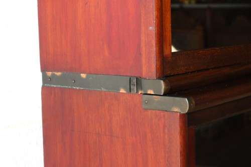 A superb antique "Globe Wernicke" Mahogany 3-section stacking bookcase w glass doors - high quality!