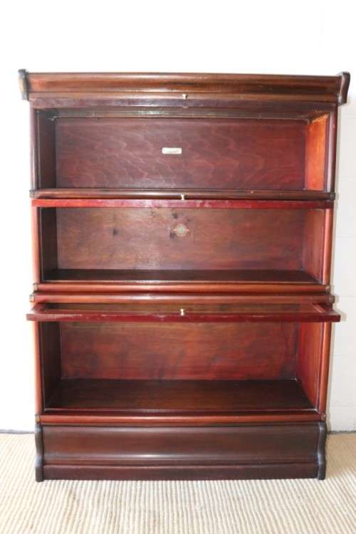 A superb antique "Globe Wernicke" Mahogany 3-section stacking bookcase w glass doors - high quality!