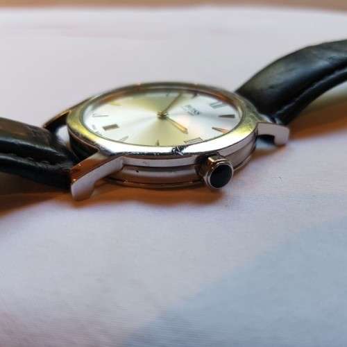 A stunning classic "Hugo Boss" model 1610 gents stainless steel wrist watch with a leather strap