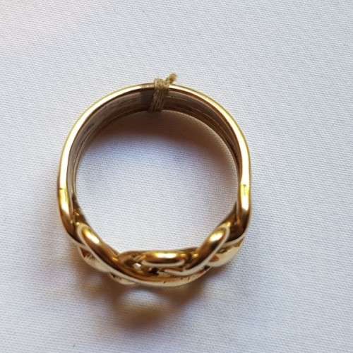 An incredible 14ct yellow gold ladies 4-band "puzzle" ring in its presentation box = stunning!!!