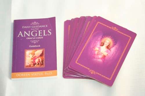 Doreen Virtue's "Daily Guidance from your Angels" boxed Oracle Cards - A 44 card deck and guidebook