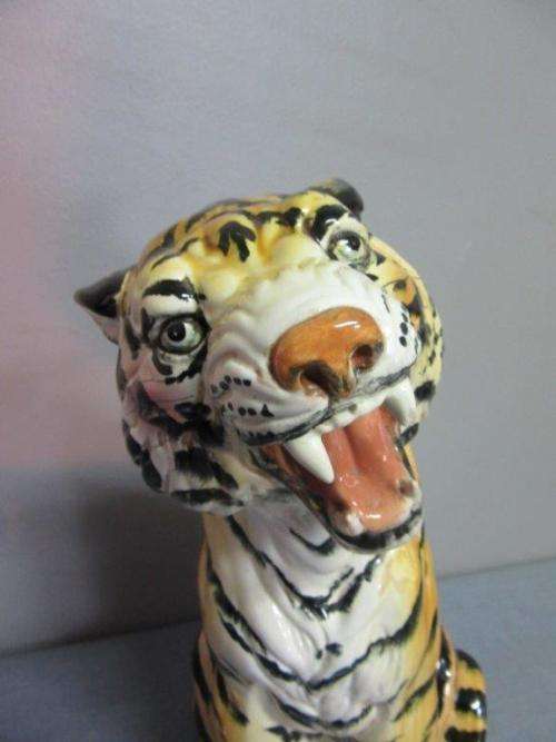 A lovely large Italian vintage (c.1970) ornamental ceramic display figurine of a growling tiger