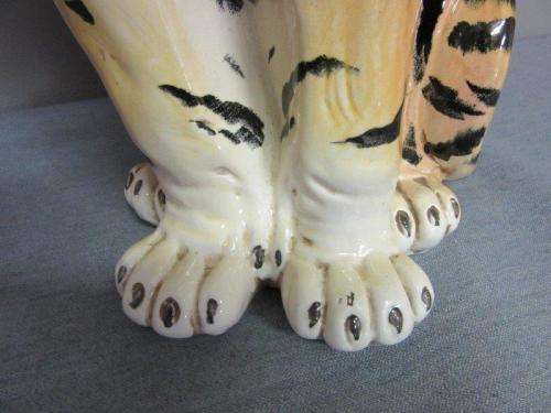 A lovely large Italian vintage (c.1970) ornamental ceramic display figurine of a growling tiger
