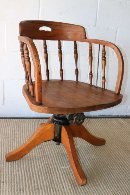 Superb antique English oak swivel "Firehouse" captains chair in very good condition - stunning!