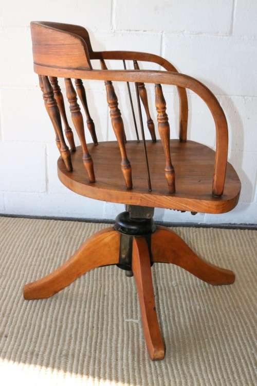 Superb antique English oak swivel "Firehouse" captains chair in very good condition - stunning!