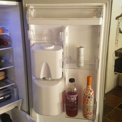 An amazing "Samsung" model RL43WCIH fridge-freezer combo in full working condition