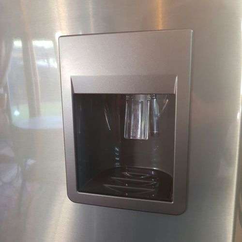 An amazing "Samsung" model RL43WCIH fridge-freezer combo in full working condition