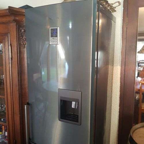 An amazing "Samsung" model RL43WCIH fridge-freezer combo in full working condition