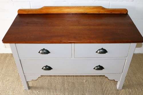 A charming vintage Oak wash stand with a two-tone design & three spacious drawers - lovely!