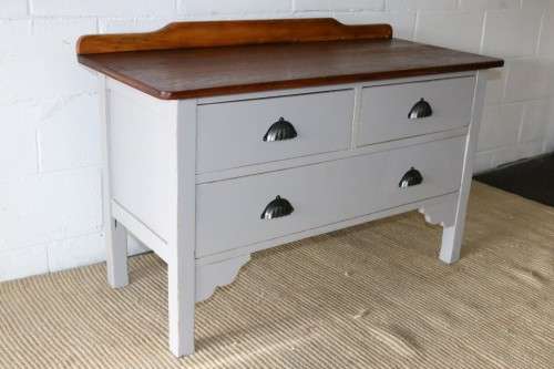 A charming vintage Oak wash stand with a two-tone design & three spacious drawers - lovely!