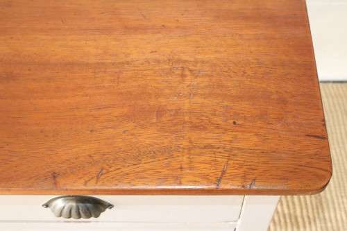 A charming vintage Oak wash stand with a two-tone design & three spacious drawers - lovely!