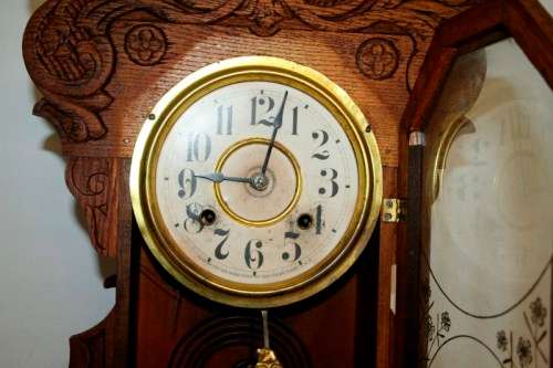 A beautiful & rare hand carved antique New Haven Clock "Gingerbread" shelf mantle clock - RS17CL