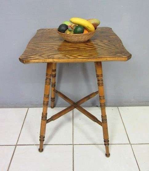 A stunning Ashwood display/ occasional table in great condition - perfect lamp table! - RS17Sale