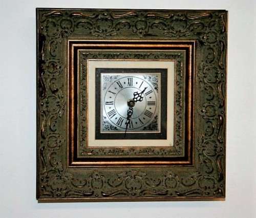 An amazing and unusual (quartz) wall clock in a stunning ornate moulded gilded frame - RS17CL