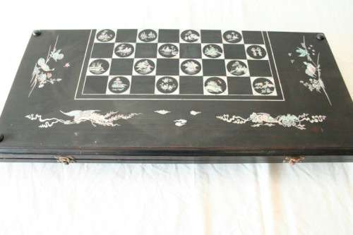 **RS17** A Vietnamese black-lacquered chess & backgammon board w/ mother of pearl inlay