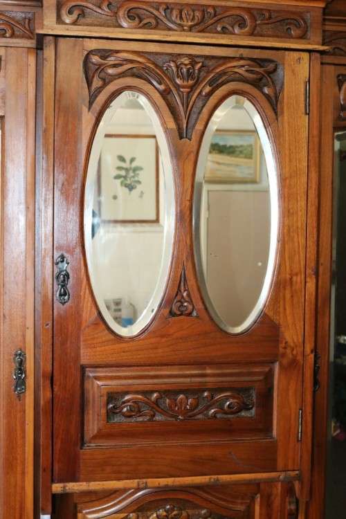**RS17_Clearance** Victorian hand carved Art Nouveau (c1890) large walnut "Armoire" wardrobe