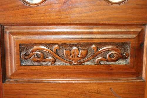 **RS17_Clearance** Victorian hand carved Art Nouveau (c1890) large walnut "Armoire" wardrobe