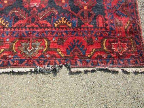 An amazing vintage Persian Carpet (1.9m x 1.4m) in deep red, blue and black detailing - wow!