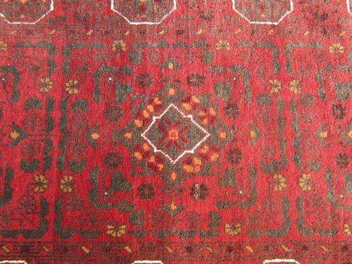 A wonderful (0,79m x 3,4m) traditional Afghan Persian runner carpet in good condition - stunning!