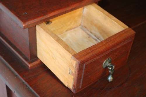 A magnificent antique Edwardian (c1905) "Arts and Crafts Movement" Teak dressing table - stunning!
