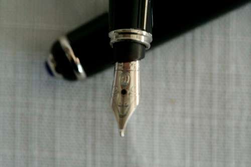 An superb original "Diabolo de Cartier" fountain pen in its presentation box with the certificate