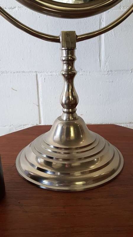 An exquisite vintage Edwardian-style table vanity mirror with a wide base in great condition - RS17M