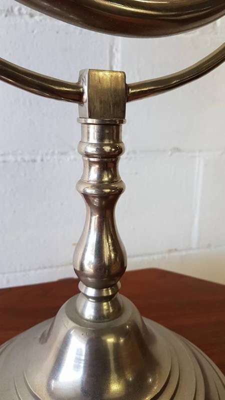 An exquisite vintage Edwardian-style table vanity mirror with a wide base in great condition - RS17M