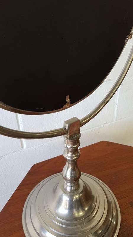 An exquisite vintage Edwardian-style table vanity mirror with a wide base in great condition - RS17M
