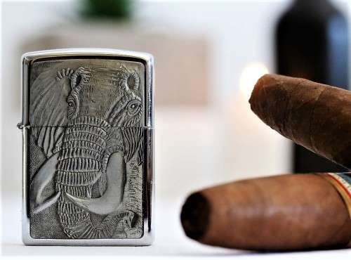 **RS17** An amazing c1996 original Zippo limited edition Barrett Smythe "Elephant" lighter in a box