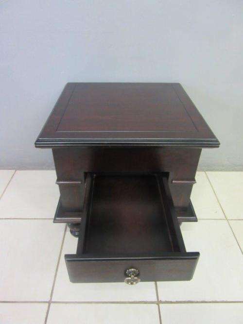 A fabulous and stylish single-drawer Teak bedside pedestal/ side table in awesome conditon.RS17Bed